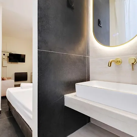 Lovely Studio Place Des Vosges Marais Paris
